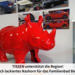 Figur eines roten Nashorn